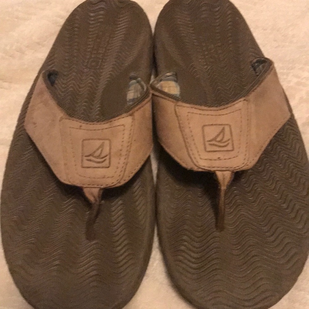 Sperry Flip Flops !
